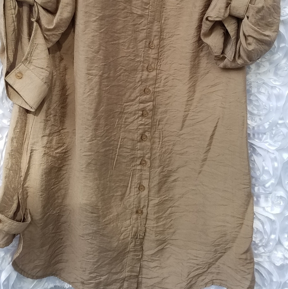 Lightweight Blouse - Picture 3 of 4